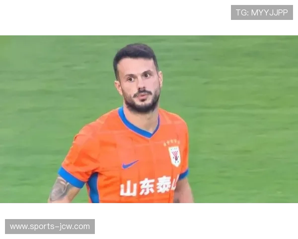 泰山后防大换血阿尔瓦罗加盟 彭啸依木兰买买提获五年长约