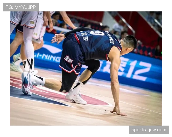 广州龙狮引进伯顿 后场轮换增添新的进攻选择